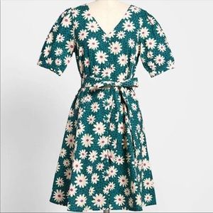 ModCloth x Princess Highway Daisy Button Down Tie Waist Dress (AUS 14/US 10)